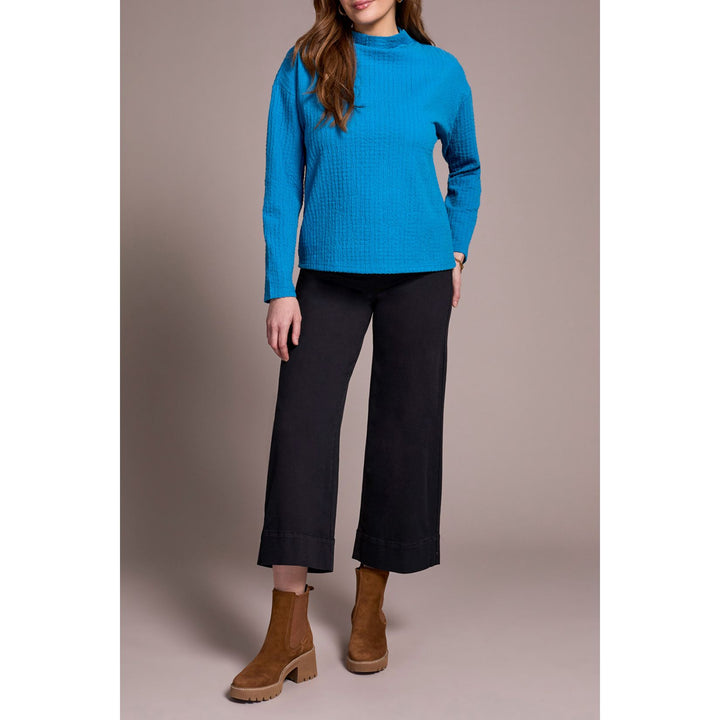 Top de punto ligero con cuello de embudo y mangas dolman