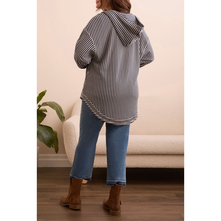 Haut à capuche avec ourlet incurvé