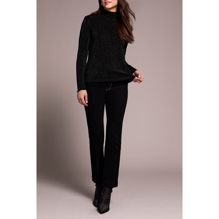 Top de cuello alto con detalle de borde Merrow