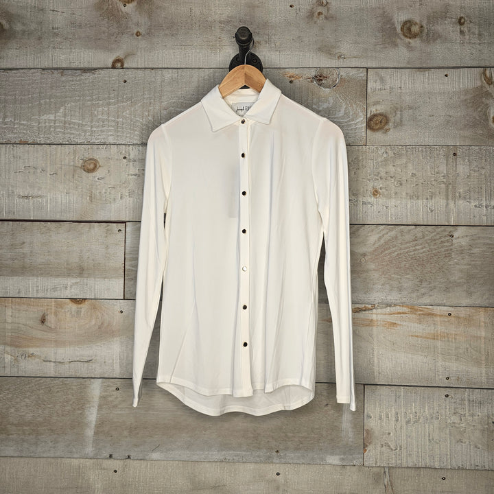 Chemisier droit boutonné en tricot soyeux