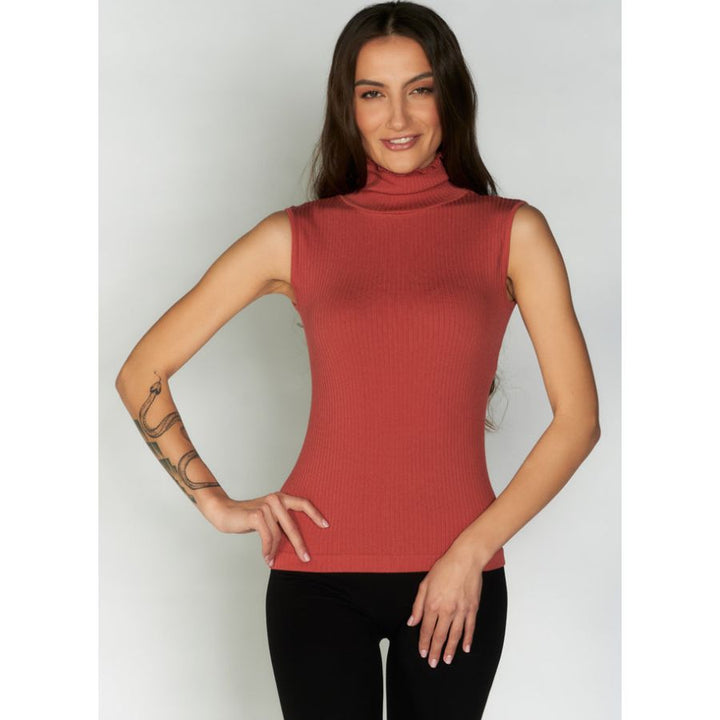 Top de cuello alto sin mangas de canalé sin costuras