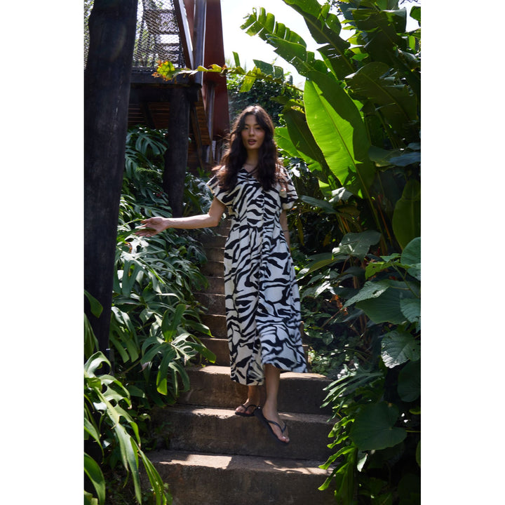 Linno Dress