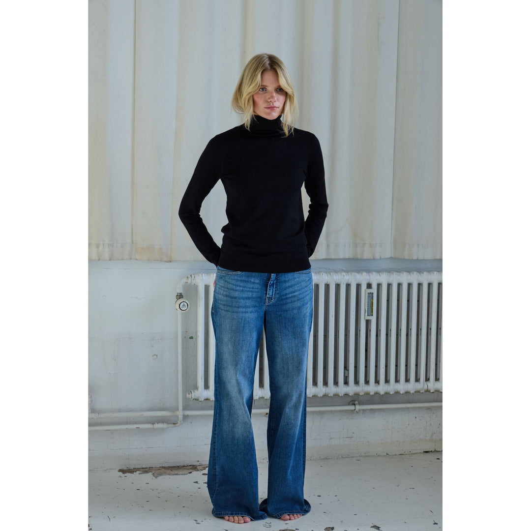 Luls Roll Neck Long Sleeve