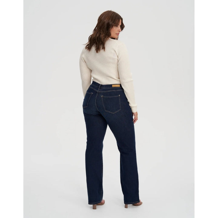 Chloe Classic Rise Straight Jean