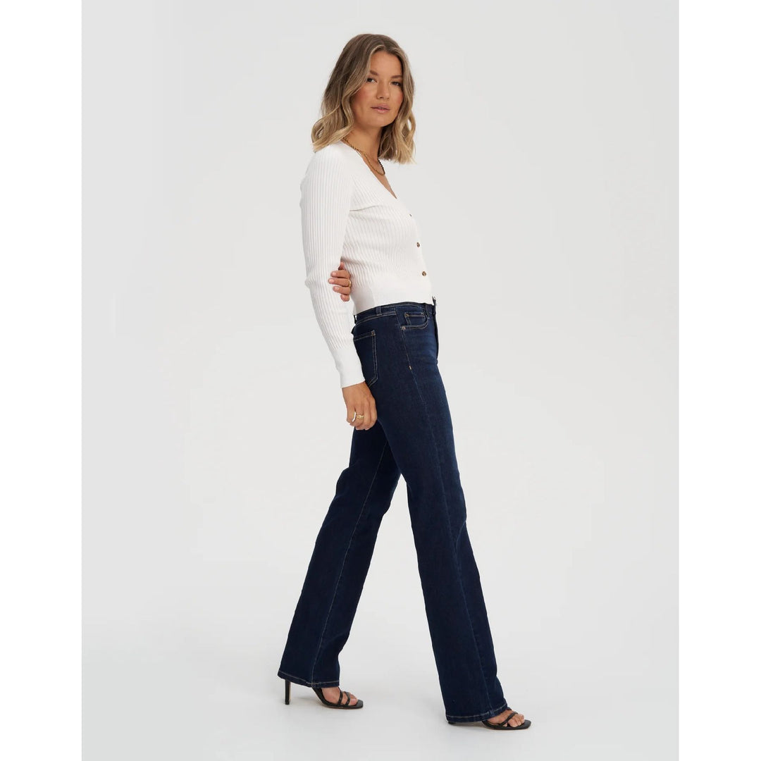 Chloe Classic Rise Straight Jean