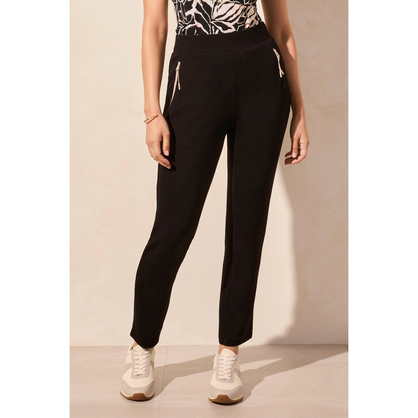 Techno Lux Contrast Trim Pull-On Ankle Pant