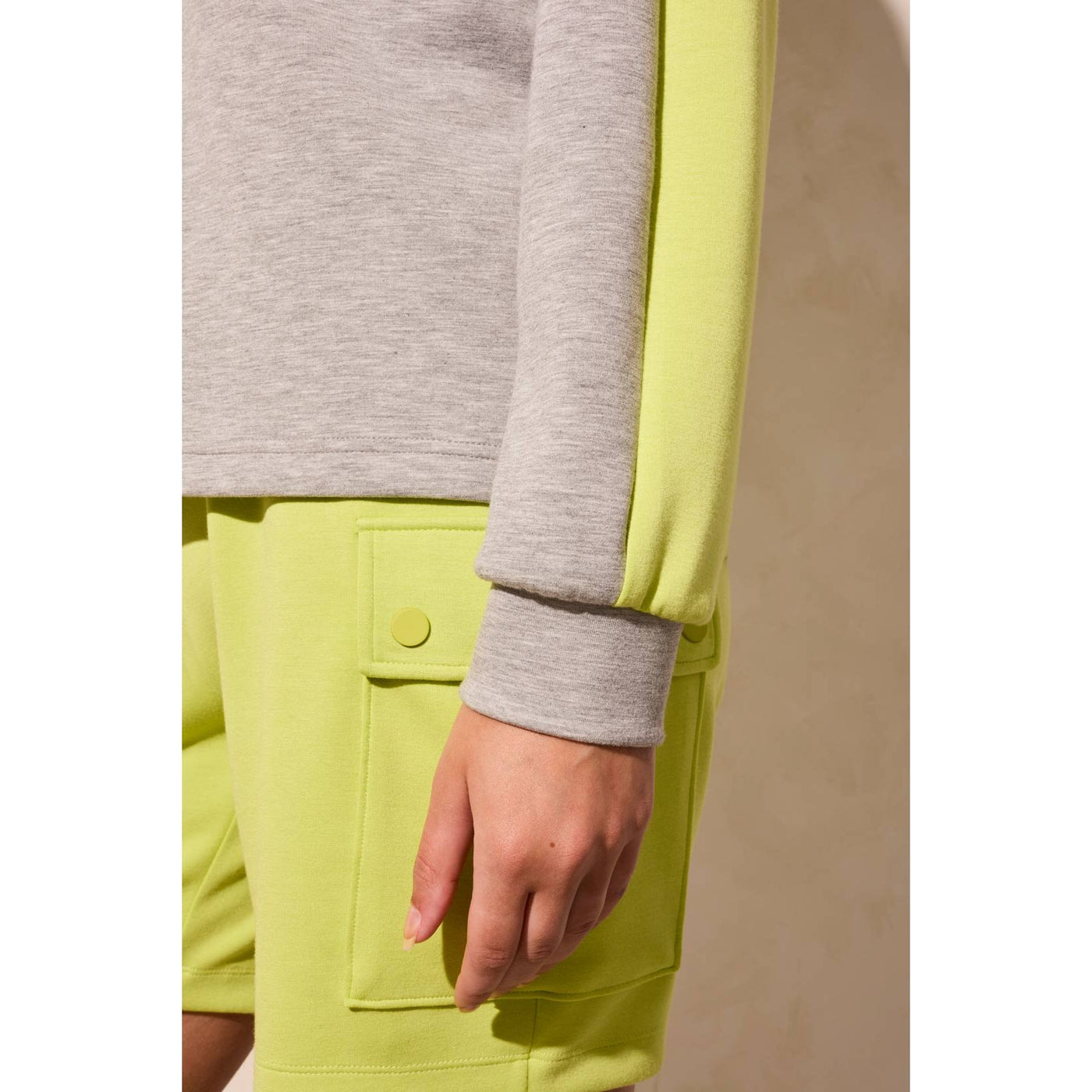 Techno Lux Colour Block 1/4 Zip Mock Neck Top