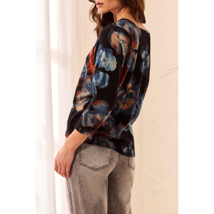 Soft Yarn Three-Quarter Sleeve Crew Neck Sweater