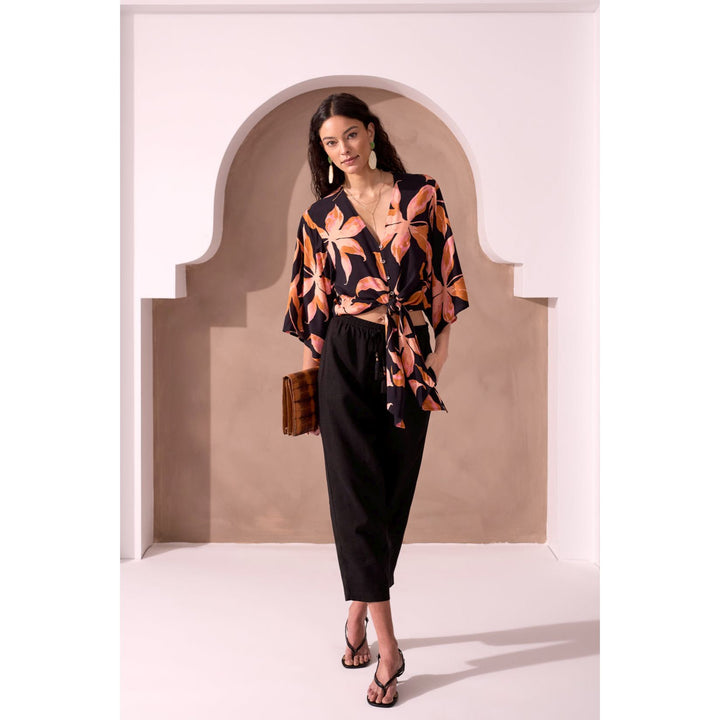 Hamptons Long Flowy Kimono Sleeves With Knot-Front Blouse