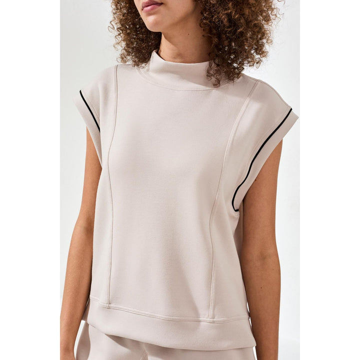 Techno Lux Mock Neck Contrast Piping