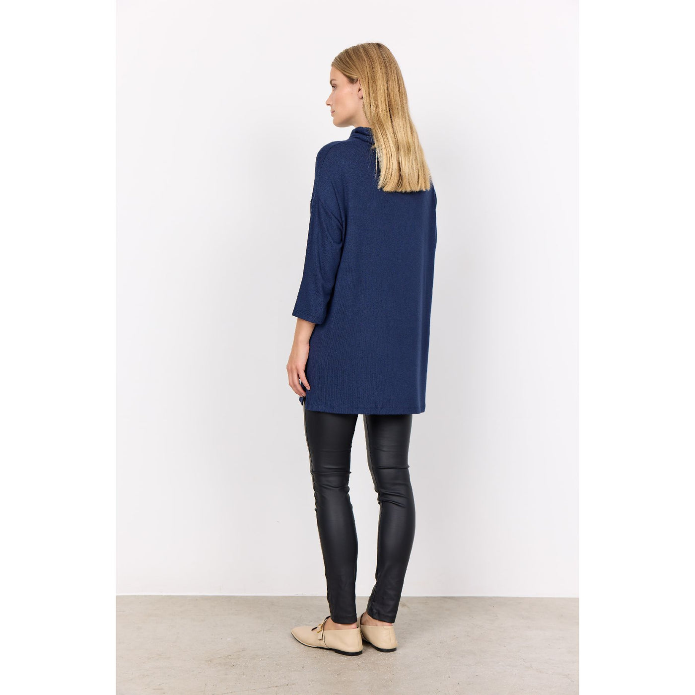 Biara Tunic