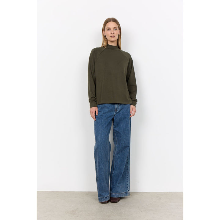 Banu Raglan Sleeve Sweater