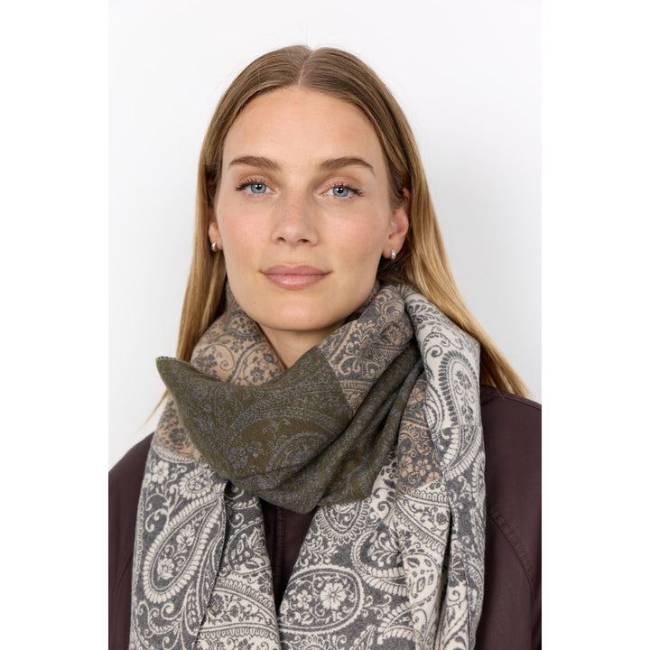 Gave Scarf
