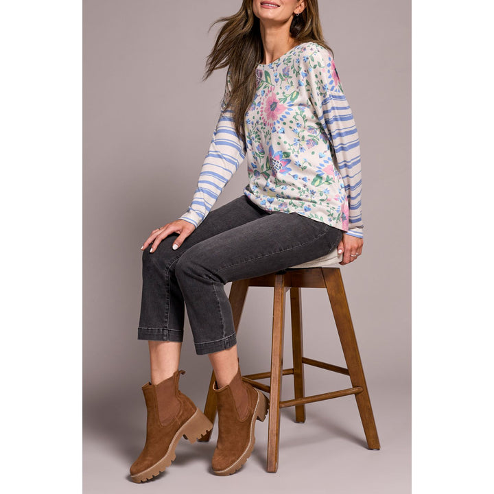 Top de punto con cuello redondo suave y difuso con estampado combinado