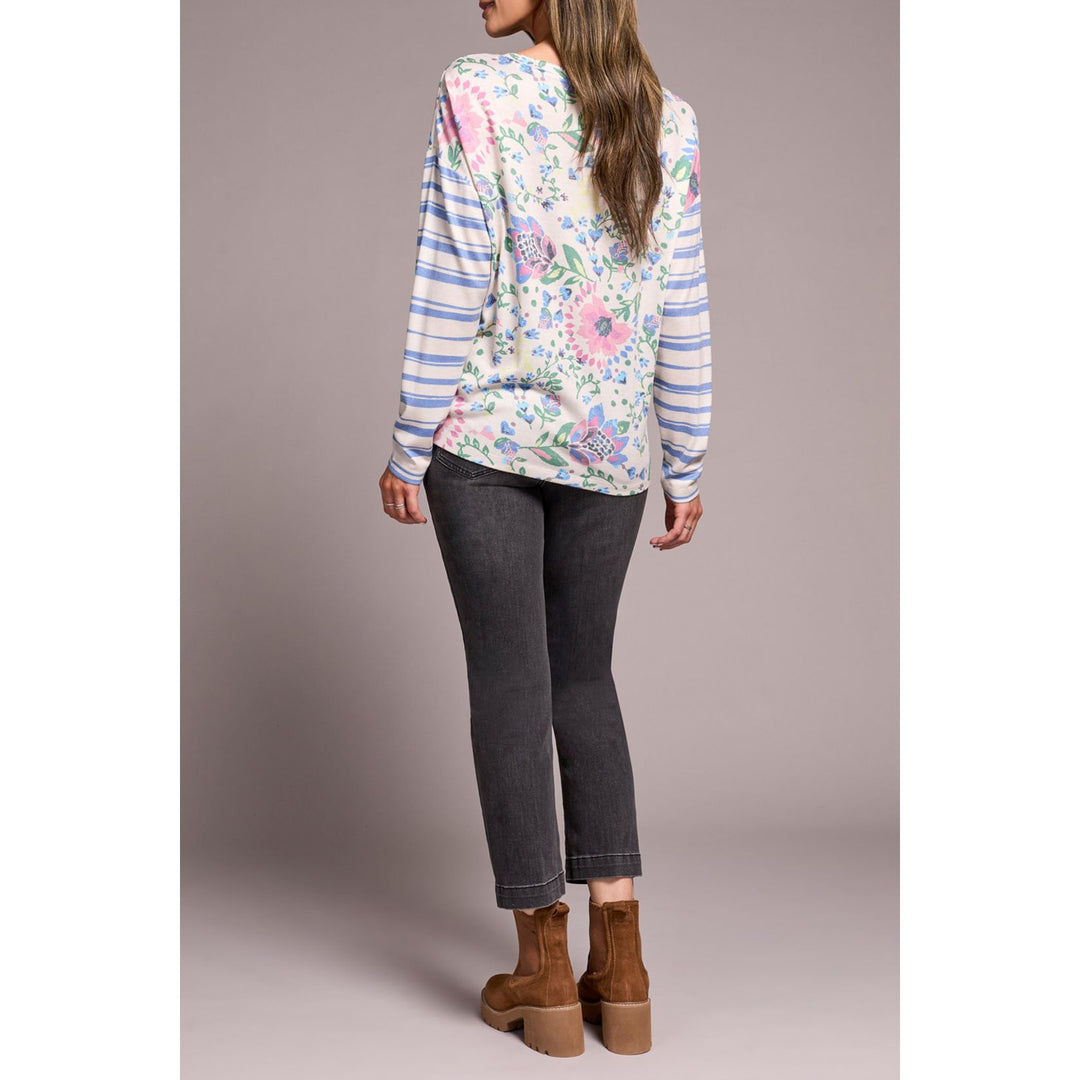 Top de punto con cuello redondo suave y difuso con estampado combinado