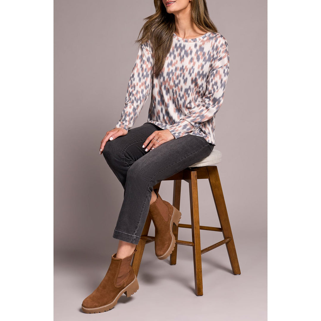 Top de punto con cuello redondo suave y difuso con estampado combinado