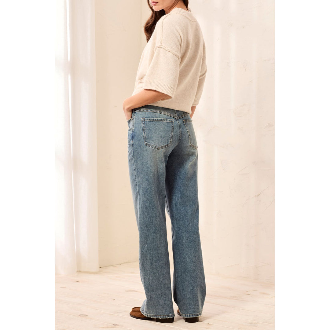 Sophia Curvy Straight Leg Embroidered Jeans
