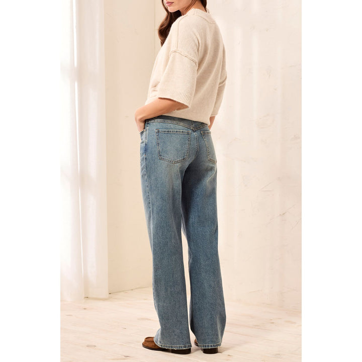 Sophia Curvy Straight Leg Embroidered Jeans