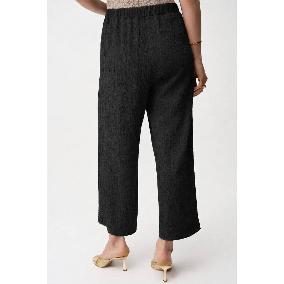 Seersucker Pull-On Crop Pants w/ Front Pockets