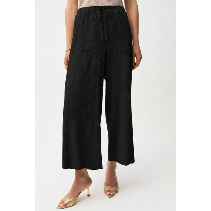 Seersucker Pull-On Crop Pants w/ Front Pockets