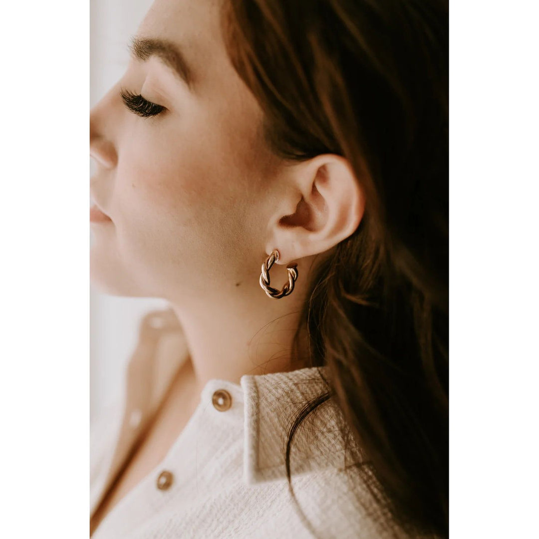 Twist Hoops